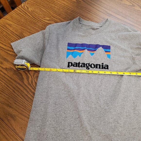 Patagonia Logo Short-Sleeve Responsibili-T-Shirt - Men's Medium - Picture 4 of 5